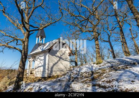 Köthener Hütte im Selketal Winterwald Wanderziel im Harz Stamping Point Harzer Wandernadel Stockfoto