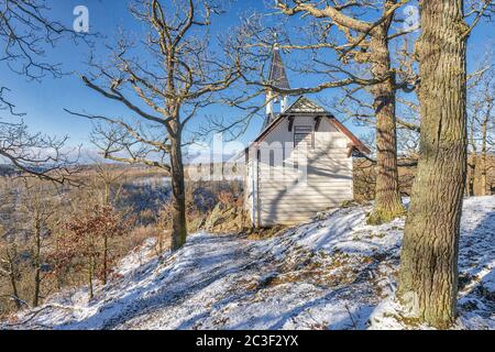 Köthener Hütte im Selketal Winterwald Wanderziel im Harz Stamping Point Harzer Wandernadel Stockfoto