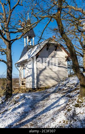 Köthener Hütte im Selketal Winterwald Wanderziel im Harz Stamping Point Harzer Wandernadel Stockfoto