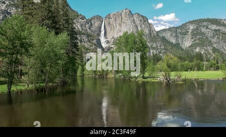 yosemite fällt von der schwingenden Brücke im yosemite Nationalpark Stockfoto