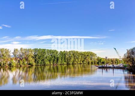 Das Rhein-Main-Gebiet bei Eddersheim zwischen Frankfurt und Wiesbaden im Main-Taunus-Viertel Stockfoto