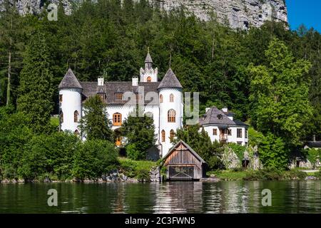 Schloss Grub Schloss in Obertraun am Ufer des Hallstatter See oder Hallstätter See, Österreich Stockfoto