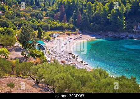 Korcula. Blick auf den Strand der Insel Korcula in der Bucht Pupnatska Luka Stockfoto