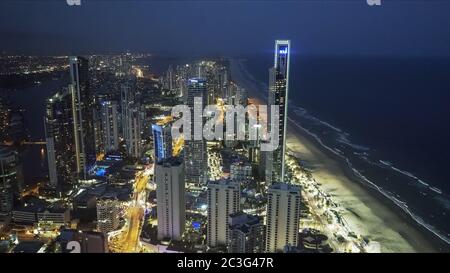 SURFERS PARADISE, AUSTRALIEN - 4. DEZEMBER 2016: Blick in den Norden des Surfers Paradise vom Q1 Gebäude Stockfoto