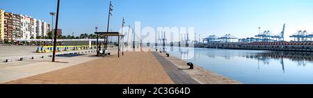 Algeciras, Spanien - 27. Juni 2018. Poller und Hafenanlagen im Hafen von Algeciras, einem der größten Häfen Europas, Algeciras, Provinz Cadiz, Stockfoto