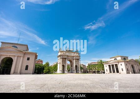 Arco della Pace oder "Friedensbogen" in Mailand, Italien. Stadttor von Mailand im Zentrum des Simplon Platzes. Stockfoto