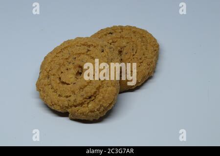 Indische Straßengerichte Murukulu oder geröstete Gram Dal Mehl fritters Stockfoto