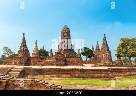 Ruinen des buddhistischen Tempels Wat Chai Watthanaram in Ayutthaya, Thailand Stockfoto