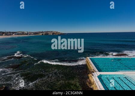 Sydney, Australien. Samstag, 20. Juni 2020. Der Bondi-Eisberge-Pool wurde erst seit der Eröffnung der Coronavirus-Beschränkungen in Sydneys östlichen Vororten eröffnet.Credit Paul Lovelace/Alamy Live News Stockfoto