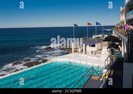 Sydney, Australien. Samstag, 20. Juni 2020. Der Bondi-Eisberge-Pool wurde erst seit der Eröffnung der Coronavirus-Beschränkungen in Sydneys östlichen Vororten eröffnet.Credit Paul Lovelace/Alamy Live News Stockfoto