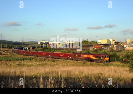 66172 'Paul Melleny' und M.G.R. in Onllwyn. 08613 ist im Hintergrund sichtbar. Stockfoto