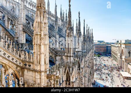 Blick vom Dach des gotischen Kathedrale Duomo Stockfoto