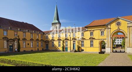 Schlossgarten mit Schloss Osnabrück, heute Universität, Osnabrück, Niedersachsen, Deutschland, Europa Stockfoto