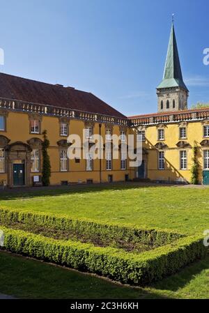 Schlossgarten mit Schloss Osnabrück, heute Universität, Osnabrück, Niedersachsen, Deutschland, Europa Stockfoto