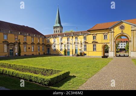 Schlossgarten mit Schloss Osnabrück, heute Universität, Osnabrück, Niedersachsen, Deutschland, Europa Stockfoto