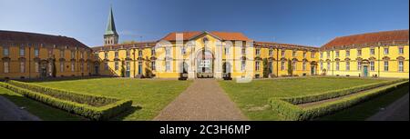 Schlossgarten mit Schloss Osnabrück, heute Universität, Osnabrück, Niedersachsen, Deutschland, Europa Stockfoto