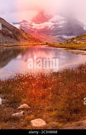 Matterhorn Reflection, Riffelsee, Schweiz Stockfoto