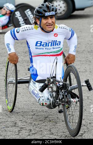 20/06/2020 Alex Zanardi Archiv/retrospektiver schwerer Unfall für Zanardi: Kollision mit einem schweren Fahrzeug, es ist sehr ernst Alex Zanardi war in einem Verkehrsunfall in der Provinz Siena, während einer der Etappen der Obiettivo Tricolore Relais, eine Reise, die unter den Teilnehmern Paralympische Athleten in Handbikes, Fahrräder oder olympischen Rollstühlen sieht beteiligt. Der Unfall ereignete sich auf der Autobahn 146 in der Gemeinde Pienza mit einem schweren Fahrzeug. Zanardi berichtete von einem Polytrauma und wurde unter sehr schweren Bedingungen per Hubschrauber ins Krankenhaus gebracht. Das sind Stunden großer Angst. Stockfoto