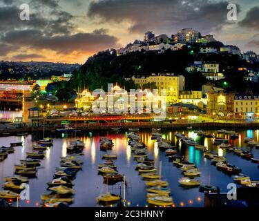 GB - DEVON: Torquay bei Nacht (Historisches Bild von 1967) Stockfoto