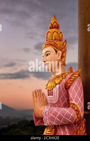 Saraswati Burmese Betende Göttin Statue Stockfoto