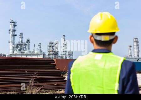 Bauarbeiter Planung Auftragnehmer Überprüfung auf Baustellen Gas, Öl, Energie und Fabrikbau. Stockfoto