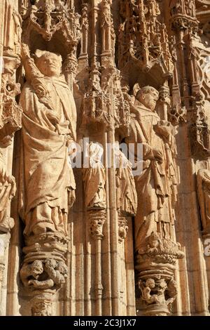 Valladolid, Spanien - 8. Dezember 2018: Iglesia de San Pablo (St. Paul's Convent Kirche), Eingangsportal Stockfoto