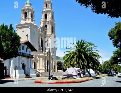 Obdachlose Lager in Missioin dolores in san francisco Stockfoto