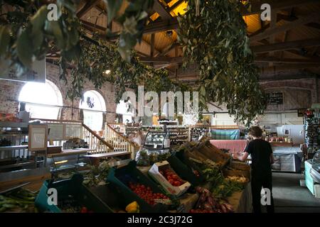 Im beliebten Warenschuppen an der Station Road in Canterbury, Kent. Stockfoto