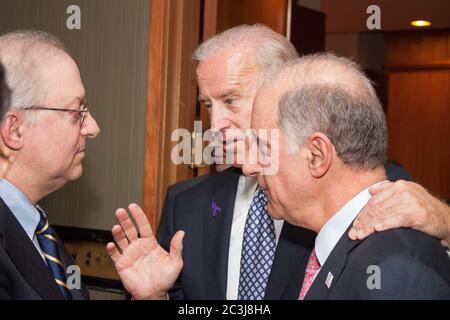 Chicago, Illinois, USA. Oktober 2008. Senator und Vize-Präsidentschaftskandidat Joe Biden trifft sich mit Unterstützern der Women's Leadership Conference im Sheraton Chicago Hotel. Stockfoto