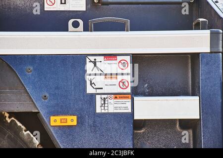 Berlin, Deutschland - 19. Januar 2019: Details eines schweren Baukran auf einer Baustelle in Berlin, Deutschland. Stockfoto