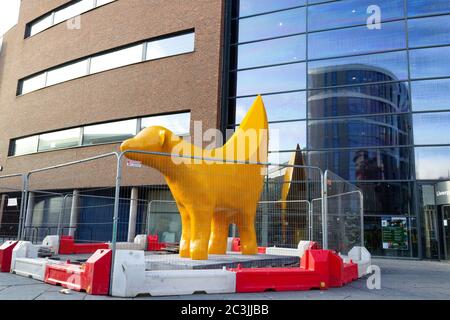 Fassade des Tithebarn-Gebäudes, Liverpool John Moores University und Superlambana. Stockfoto