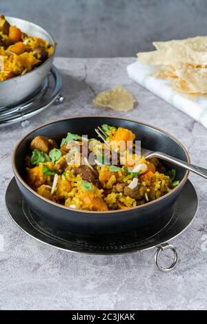 Lamm und Aprikose Biryani mit Süßkartoffeln Stockfoto