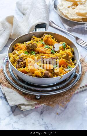 Lamm und Aprikose Biryani mit Süßkartoffeln Stockfoto