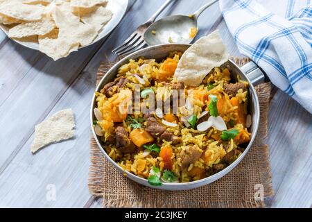 Lamm und Aprikose Biryani mit Süßkartoffeln Stockfoto