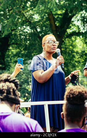 Grant Park, Chicago - 19. Juni 2020: Junienth Celebration. Gemeindeführer und Bürger treffen sich bei einer Kundgebung in der Innenstadt. Stockfoto