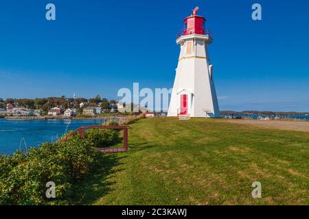 Mulholland Point Leuchtturm auf Campobello Island, New Brunswick, Kanada, direkt gegenüber der Grenze von Lubec, Maine. Es wurde 1885 erbaut. Stockfoto