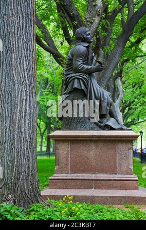 Robert Burns Statue auf der Mall, Central Park, Upper Manhattan, New York City, New York, USA Stockfoto