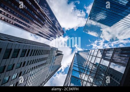 Business- und Finanzkonzept, Blick auf moderne Bürogebäude Architektur im Finanzviertel von Toronto, Ontario, Kanada. Stockfoto