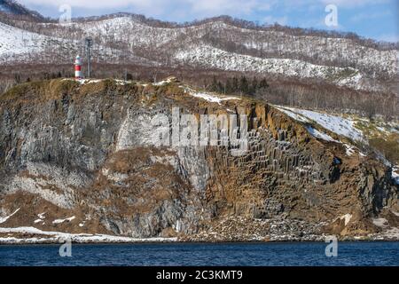 Hokkaido Insel Küste, schöne Wolken, Himmel und Meer. Japan. Das Meer von Ochotsk. Blick von der Straße von Kunashir; Stockfoto