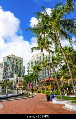 Fort Lauderdale - 11. Dezember 2019: museum und Park wie Einstellung entlang der Kanäle in Fort Lauderdale Florida. Stockfoto