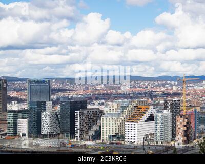 Oslo, Norwegen - 10. April 2016: Das Barcode-Projekt, eine Sanierung eines ehemaligen Industriegebiets in der Bjorvika-Gegend von Oslo, Norwegen, mit einer Reihe von Stockfoto