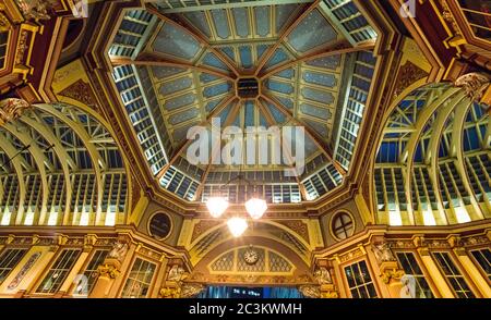 Schöne Decke des Leadenhall Market in London - LONDON, ENGLAND - 14. SEPTEMBER 2016 Stockfoto