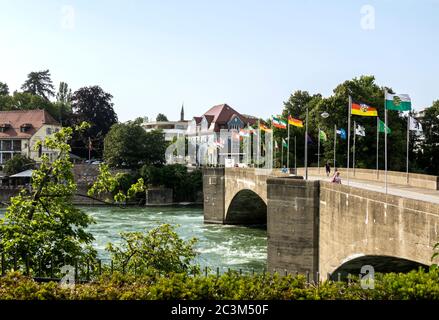 Rheinfelden, Deutschland, Schweiz, 1. Juli 2019 - Blick von Rheinfelden, einer schweizerischen und deutschen Stadt Stockfoto