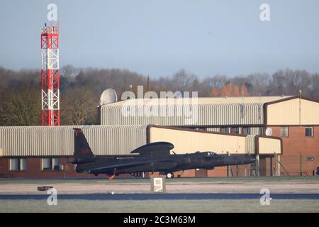 Ein amerikanisches Lockheed U-2S Spionageflugzeug, das sich auf den Start in RAF Fairford, Großbritannien, vorbereitet Stockfoto