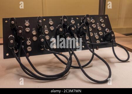 Ein Plugboard von einer Enigma I Maschine auf dem Display in Bletchley Park, Bletchley. Buckinghamshire, Großbritannien. Stockfoto