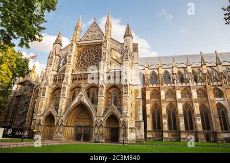 LONDON, Großbritannien - 19. August 2017: Westminster Abbey (die Stiftskirche St. Peter in Westminster) - Gotische Kirche in City of Westminster, London. Wes Stockfoto