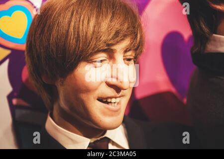 London, Großbritannien - 24. August 2017: John Lennon und die Beatles in Madame Tussauds of London Stockfoto