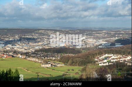 Blick über die Stadt Huddersfield in West Yorkshire vom Castle Hill Stockfoto