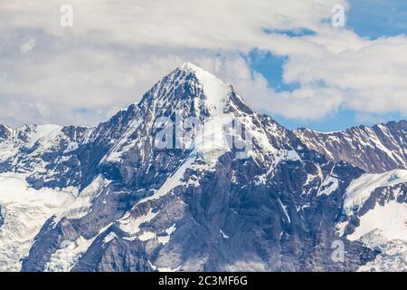 Atemberaubende Aussicht auf Monch von der Aussichtsplattform auf dem Schilthorn auf dem Berner Oberland, Kanton Bern, Schweiz Stockfoto