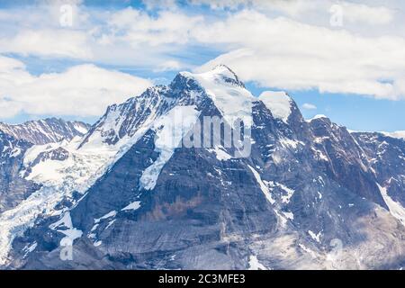 Atemberaubende Aussicht auf Jungfrau von der Aussichtsplattform auf dem Schilthorn auf dem Berner Oberland, Kanton Bern, Schweiz Stockfoto